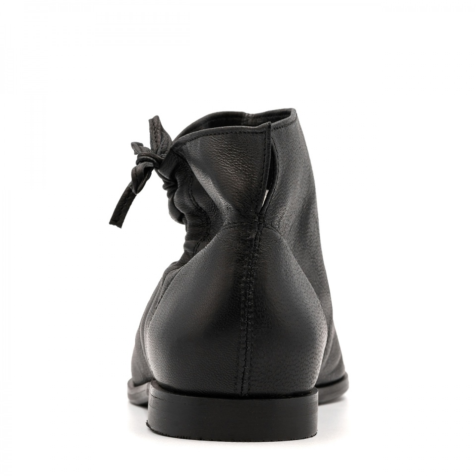 Čierne kožené uzavreté sandále s otvorenou špičkou PSL3371