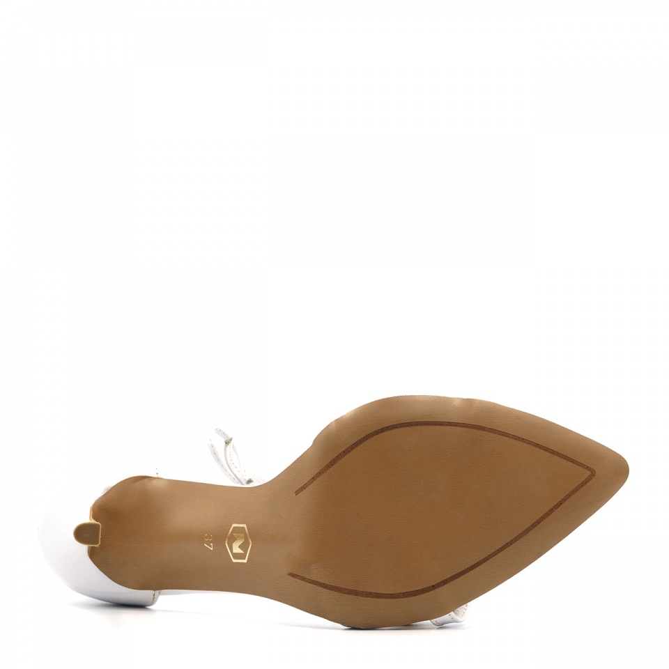 Perleťovo biele kožené sandále do špicu 121A